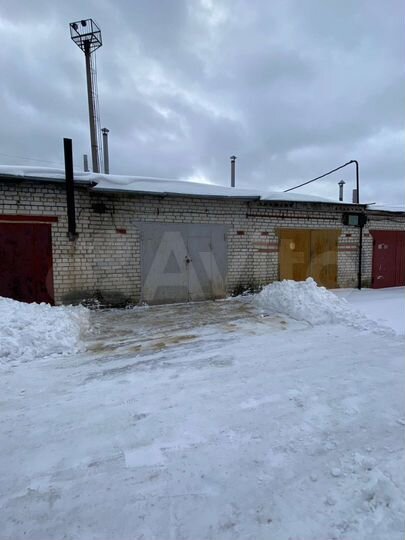 Гараж, > 30 м²