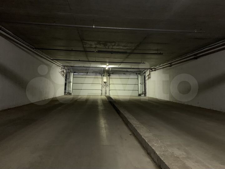 Машиноместо, 18 м²