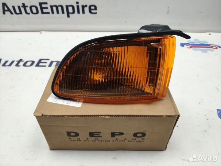 Поворотник передний правый Mitsubishi Galant EA2A