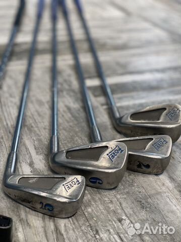 Клюшки (5 шт.) для гольфа