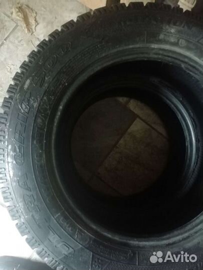 Goodyear UltraGrip 500 215/65 R16