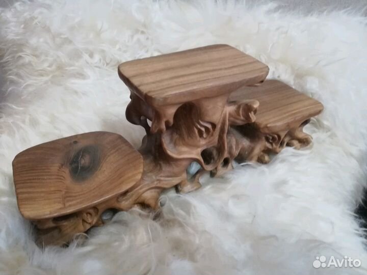 Постамент из сандала