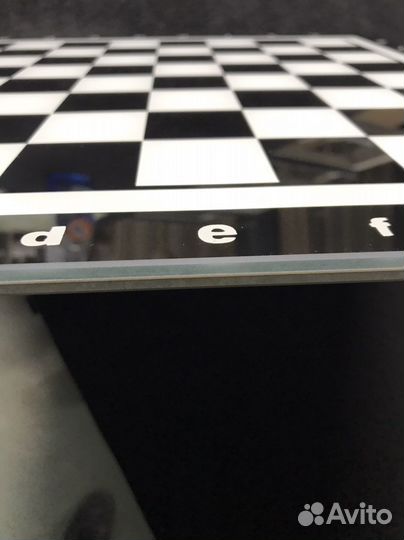 Стекляная, шахматная доска