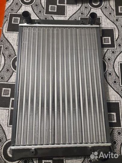 Радиатор охлаждения двигателя