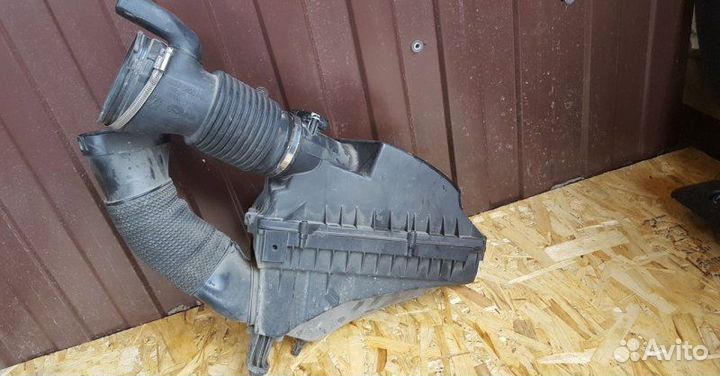 Корпус воздушного фильтра правый Jaguar Xj X351