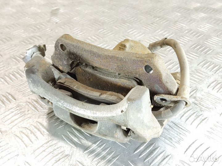 Суппорт передний правый Ford Fiesta 2008-2019