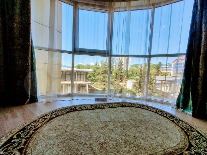 2-к. квартира, 52 м², 5/17 эт.