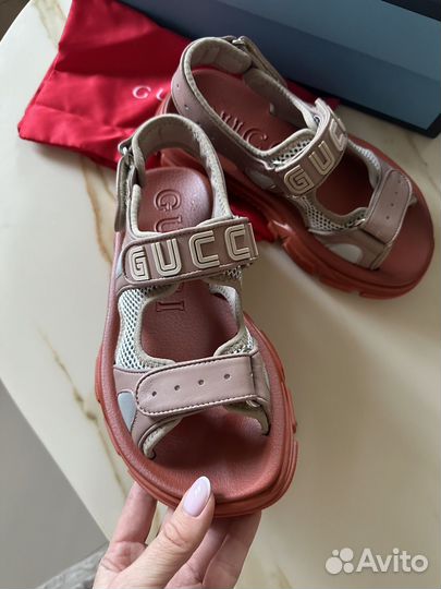 Массивные босоножки Gucci