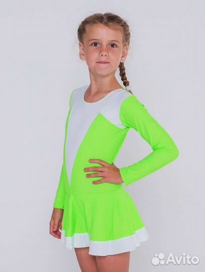 Гимнастический купальник и гольфы