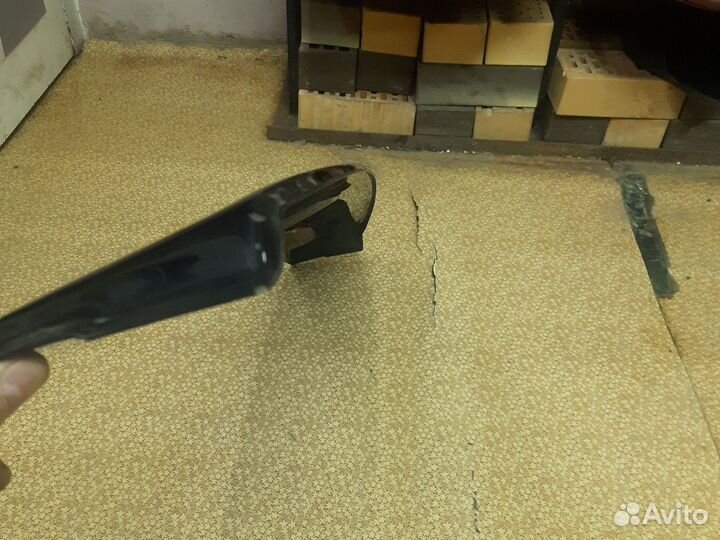 Ветровик на крышку багажника Приора