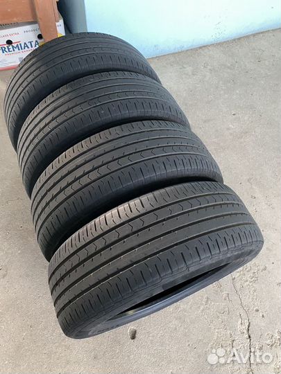 Continental ContiPremiumContact 5 215/55 R17 94V