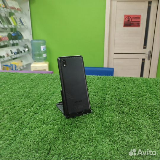 Смартфон Samsung Galaxy A01 Core 16 гб черный