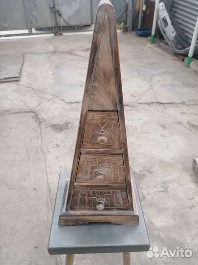 Деревянная шкатулка