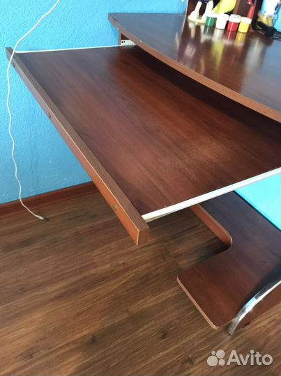 Компьютерный стол