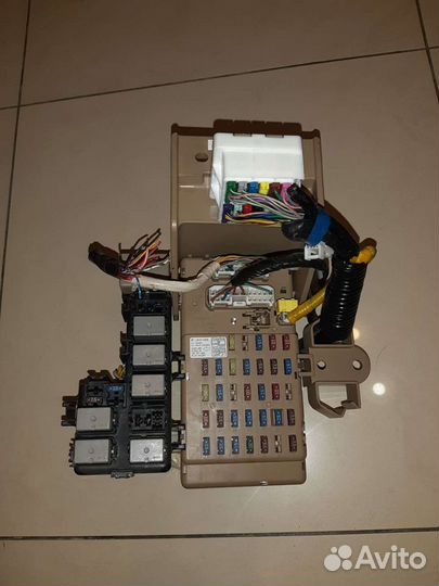 Блок предохранителей салонный Субару