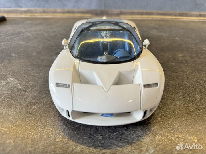 1:18 ford scale maisto