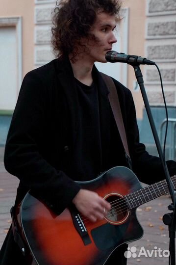 Соло музыкант с гитарой на мероприятия