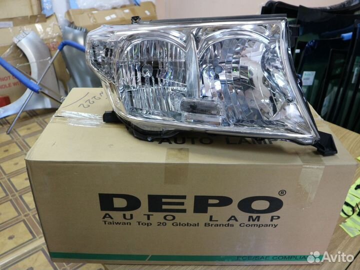 Фара передняя правая Тойота Ленд Крузер 200