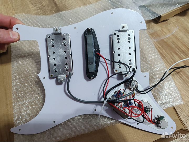 Пикгард для stratocaster новый