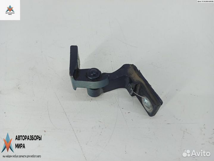 Петля двери Audi A3 8P/8PA рест. 2004 8E0831420