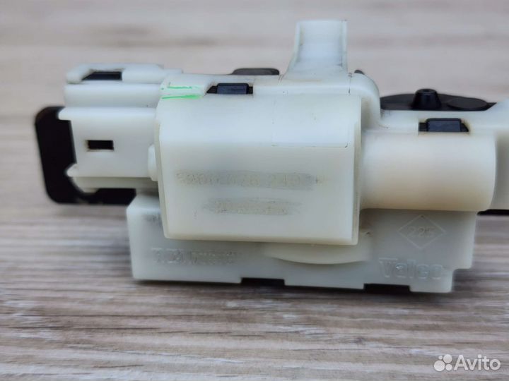 Замок багажника Renault Megane II Scenic II