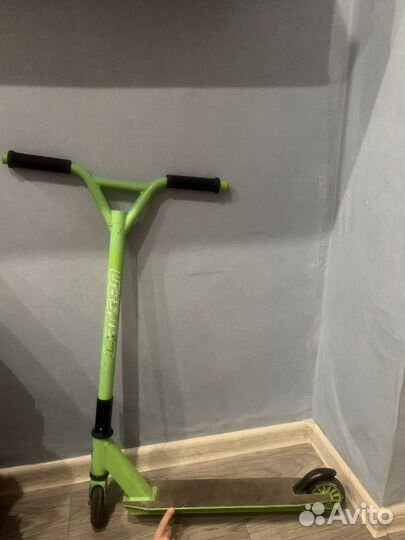 Трюковой самокат Larsen