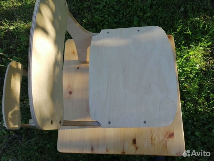 Детский стол и 2 стула