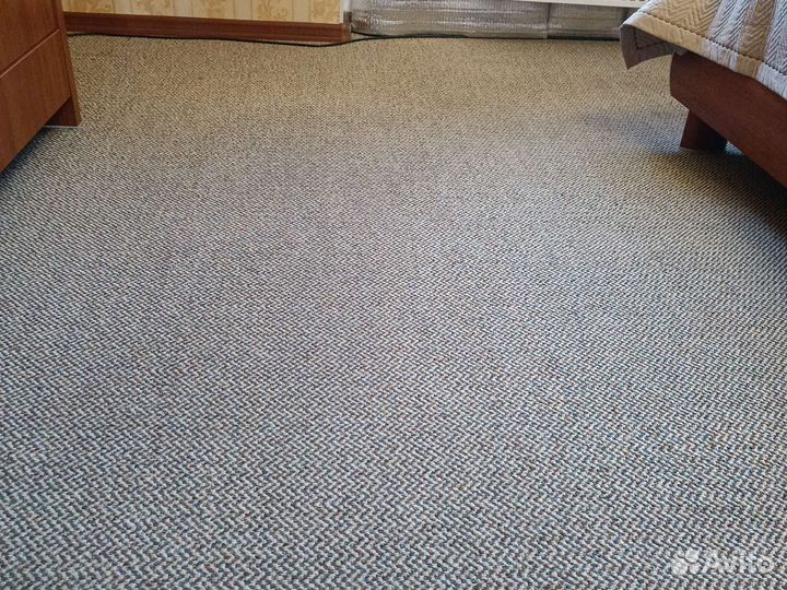 Ковролин бу в хорошем состоянии размер 4 на 4