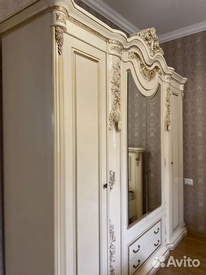 Спальный гарнитур