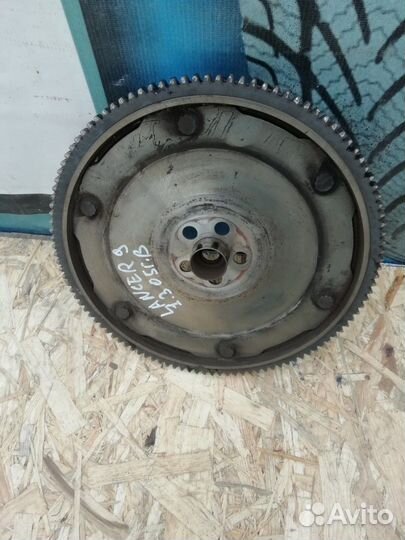 Маховик маховое колесо Mitsubishi Lancer 1.3 мт 20