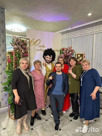 Ведущий, певец, скрипач, диджей