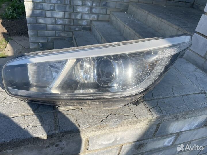 Фара Kia ceed