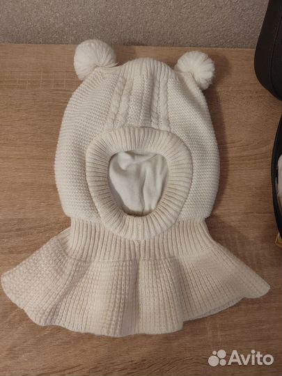 Шапка шлем примерно на 1 годик, полтора