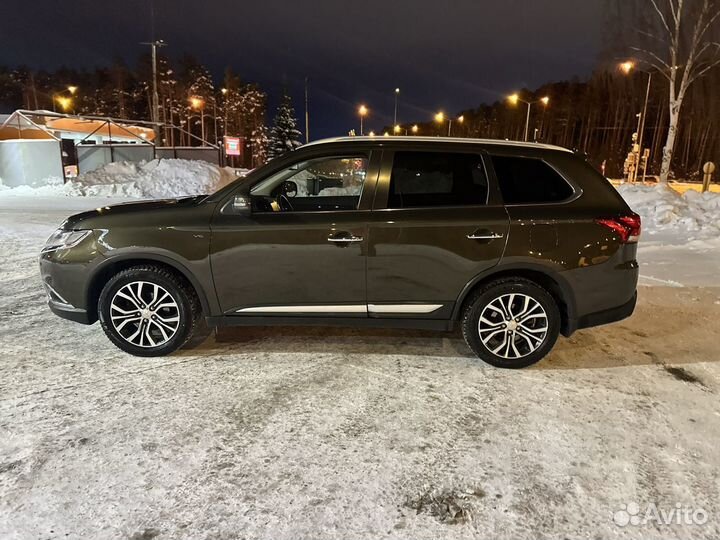 Mitsubishi Outlander 3.0 AT, 2017, 159 000 км