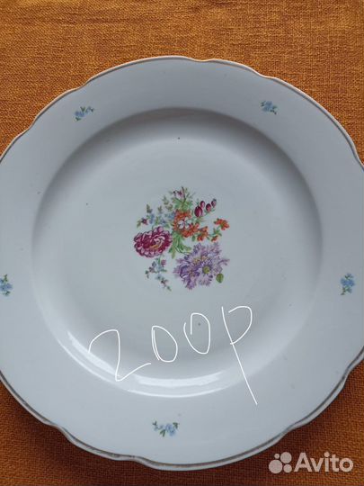 Посуда, лампа настольная