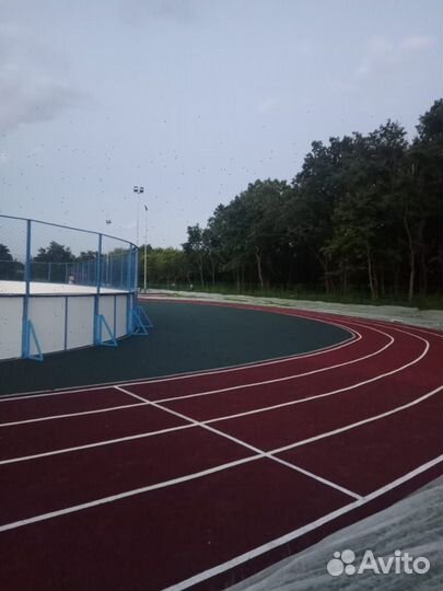 Бесшовное резиновое покрытие для детских площадок