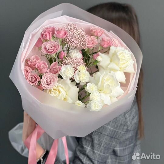 Авторский стильный букет с розами