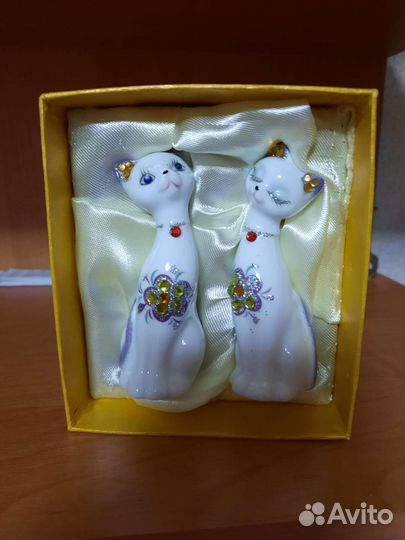 Фарфоровые статуэтки Кошечки