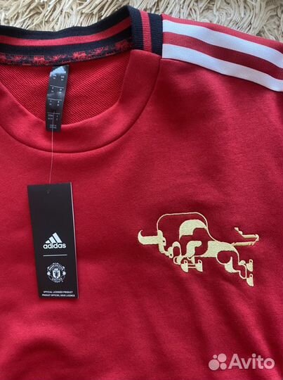 Спортивный свитшот adidas