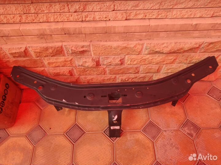 Рамка радиатора, фартук largus