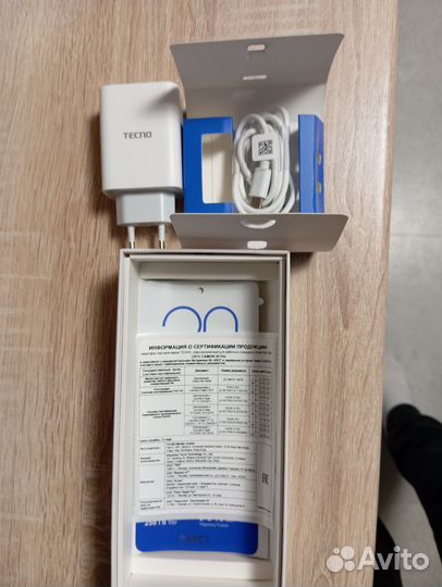 TECNO Camon 20 Pro, 8/256 ГБ
