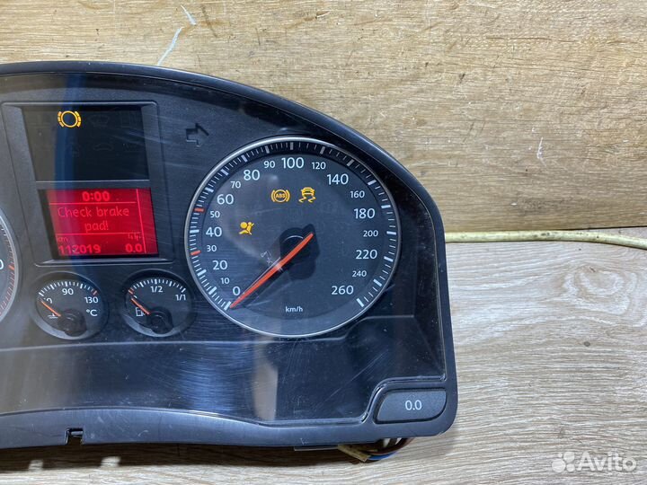 Панель приборов Volkswagen Golf 5 бензин 1121122