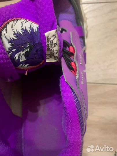 Кроссовки женские