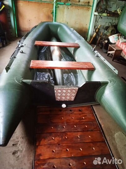 Лодка brig b380