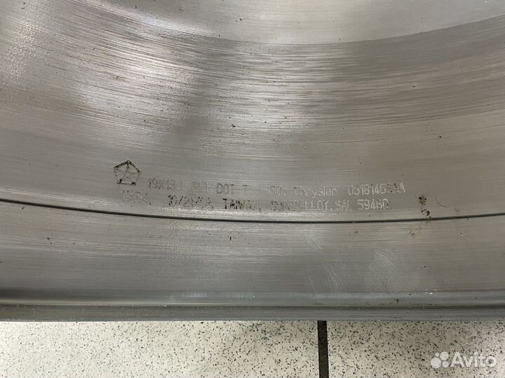 Диск задний Dodge Viper SRT10 05181466AA