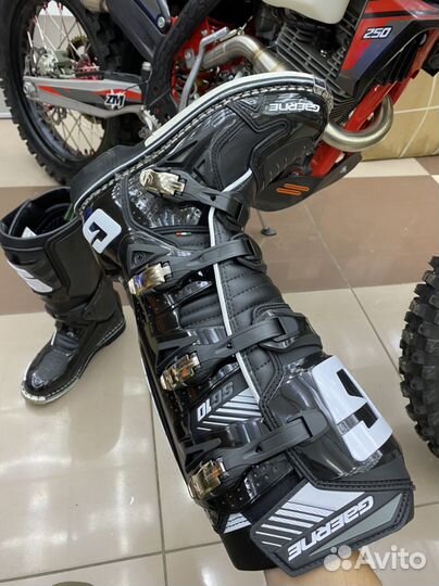 Мотоботы Gaerne sg 10