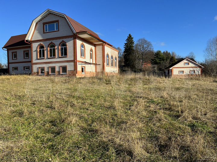 Дом 370 м² на участке 32 сот.