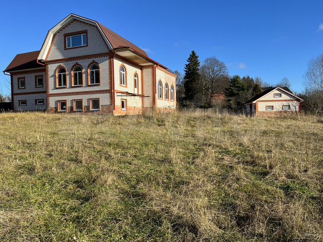 Дом 370 м² на участке 32 сот.