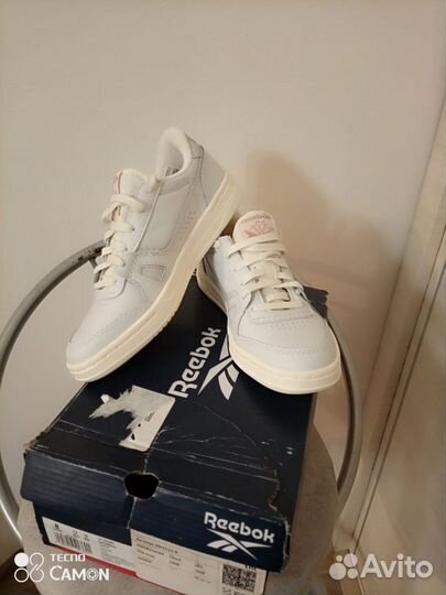 Кроссовки женские