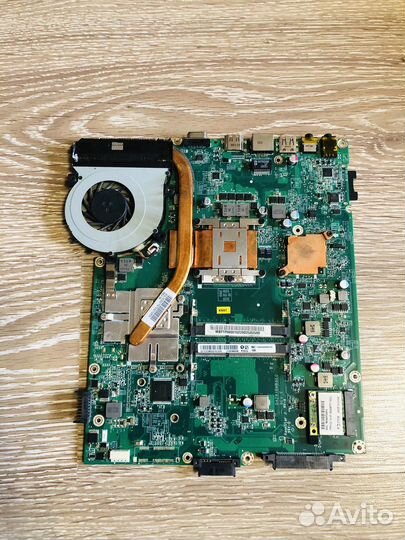 Ноутбуки на запчасти. Материнские платы рабочие